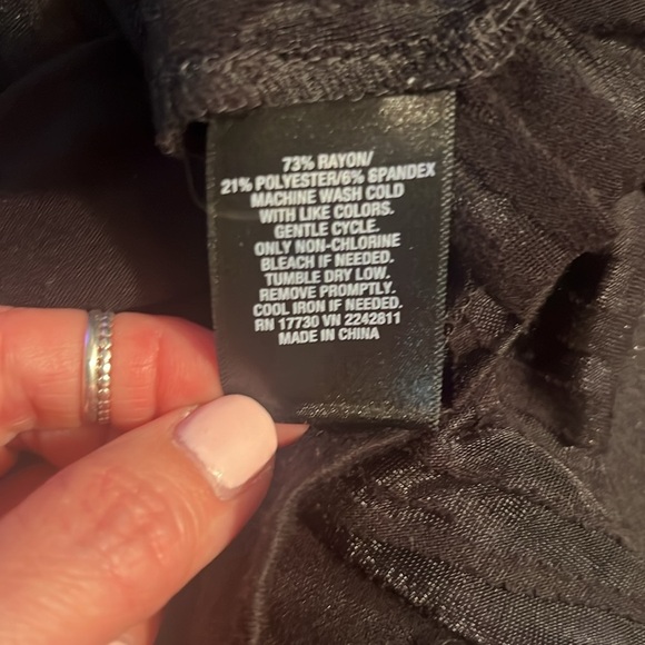 Women’s Massimo, sheer sleeveless - Picture 3 of 4